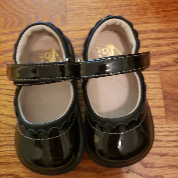 See Kai Run Mary Jane II Black Patent Shoes - Picture 5 of 12